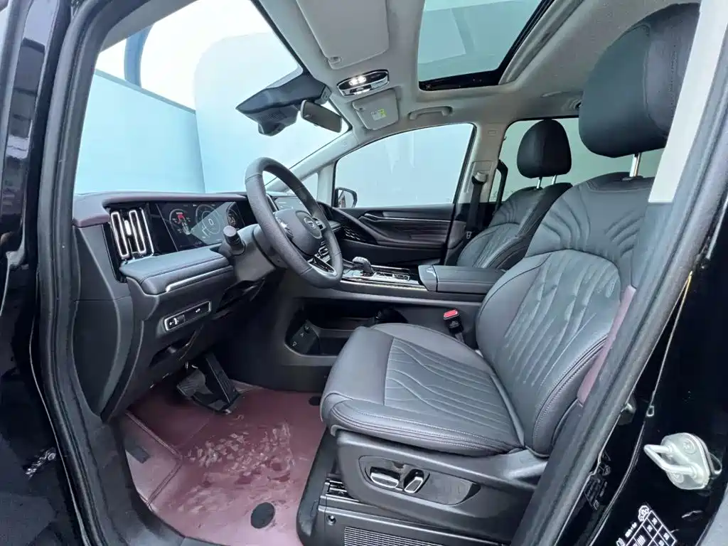 GAC Motor Trumpchi M8 — фото 10