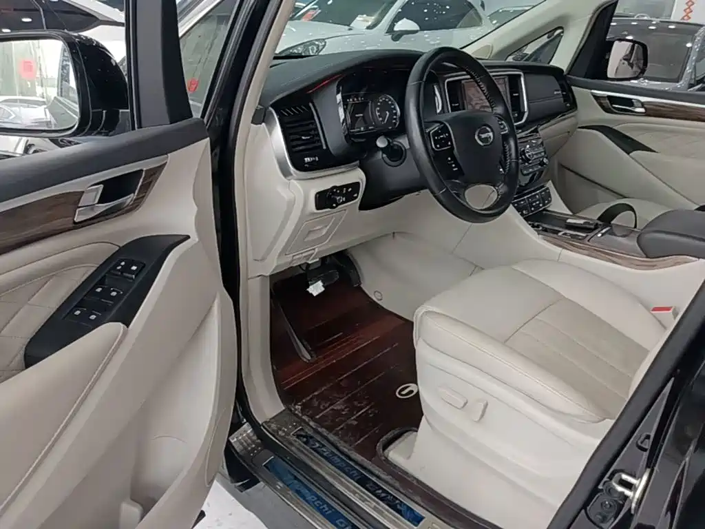 GAC Motor Trumpchi M8 — фото 16