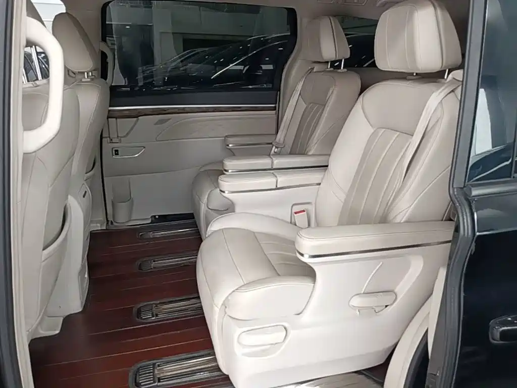 GAC Motor Trumpchi M8 — фото 17