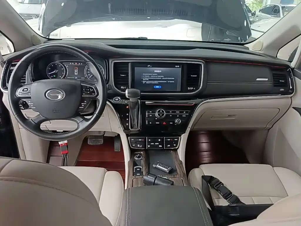 GAC Motor Trumpchi M8 — фото 10