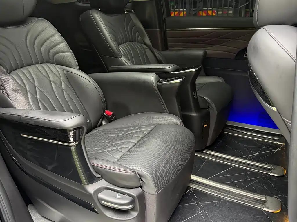 GAC Motor Trumpchi M8 — фото 7