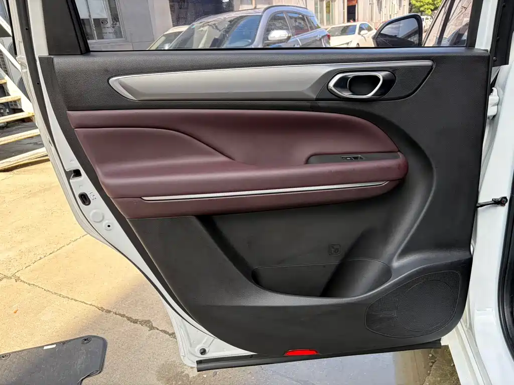 GAC Motor Trumpchi M6 — фото 16