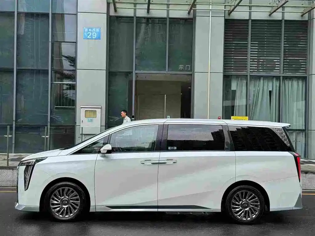 GAC Motor Trumpchi M8 — фото 3