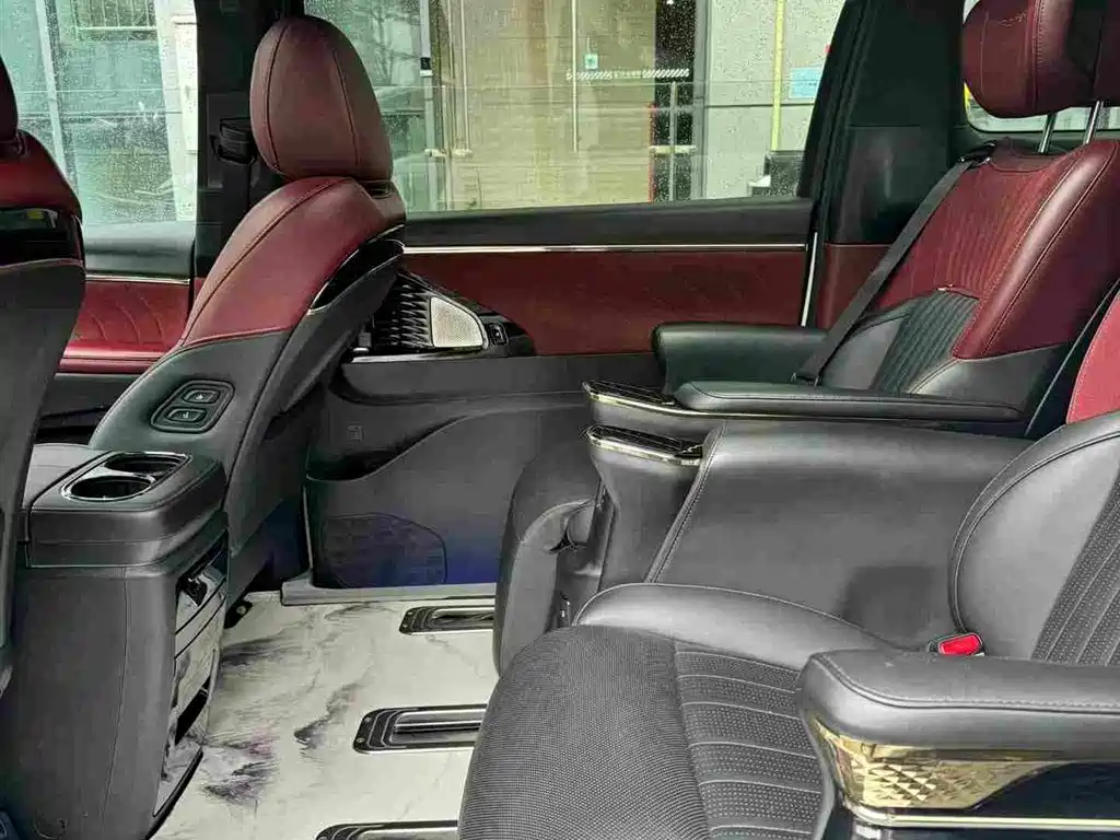 GAC Motor Trumpchi M8 — фото 10
