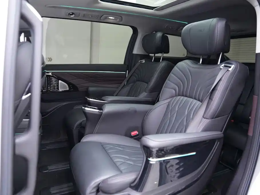 GAC Motor Trumpchi M8 — фото 14
