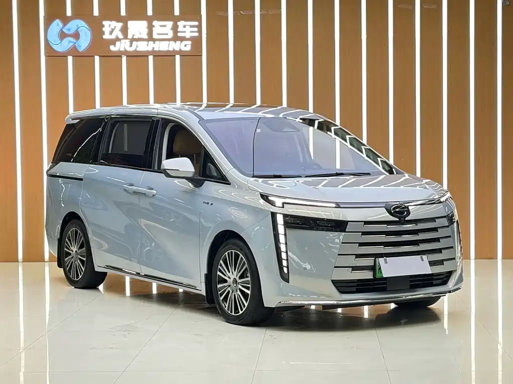 GAC Motor Trumpchi E8 PHEV — фото 3