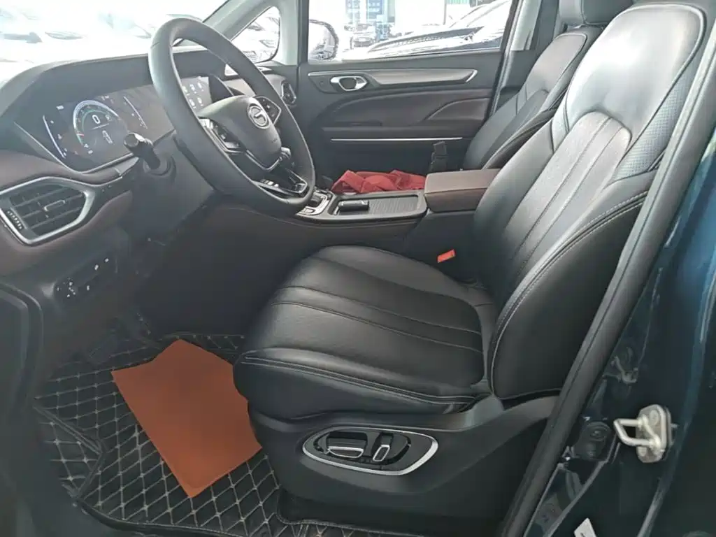 GAC Motor Trumpchi M6 — фото 15