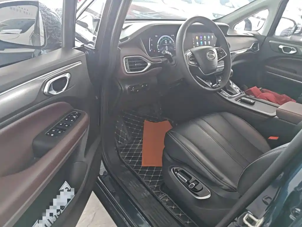 GAC Motor Trumpchi M6 — фото 16
