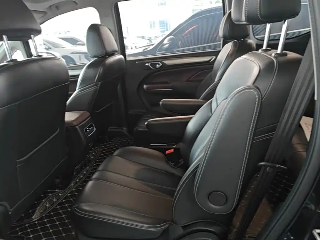 GAC Motor Trumpchi M6 — фото 17