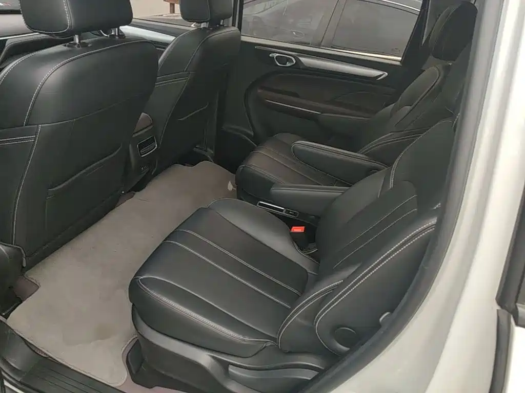 GAC Motor Trumpchi M6 — фото 17