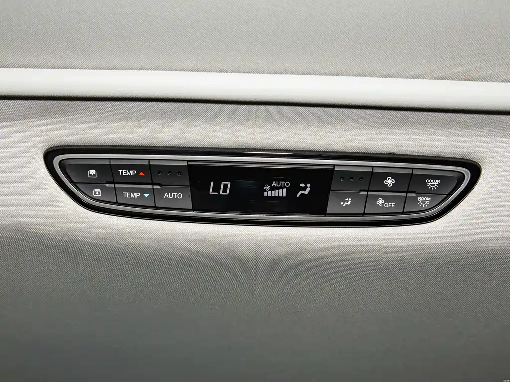 GAC Motor Trumpchi M8 — фото 18
