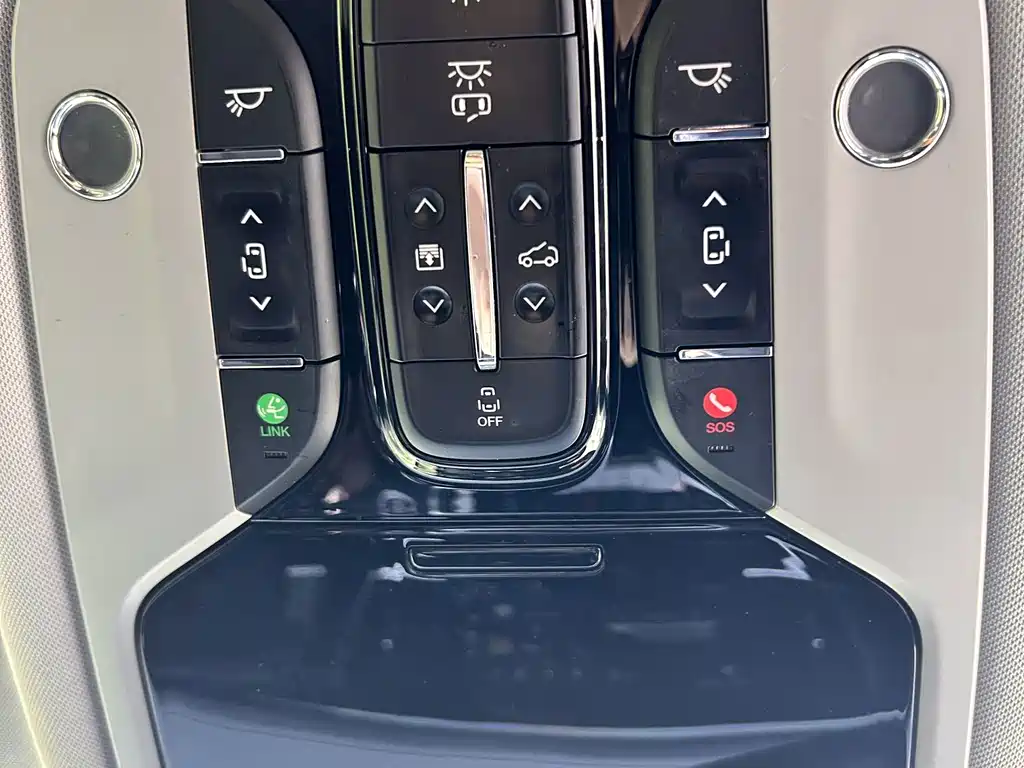 GAC Motor Trumpchi M8 — фото 10