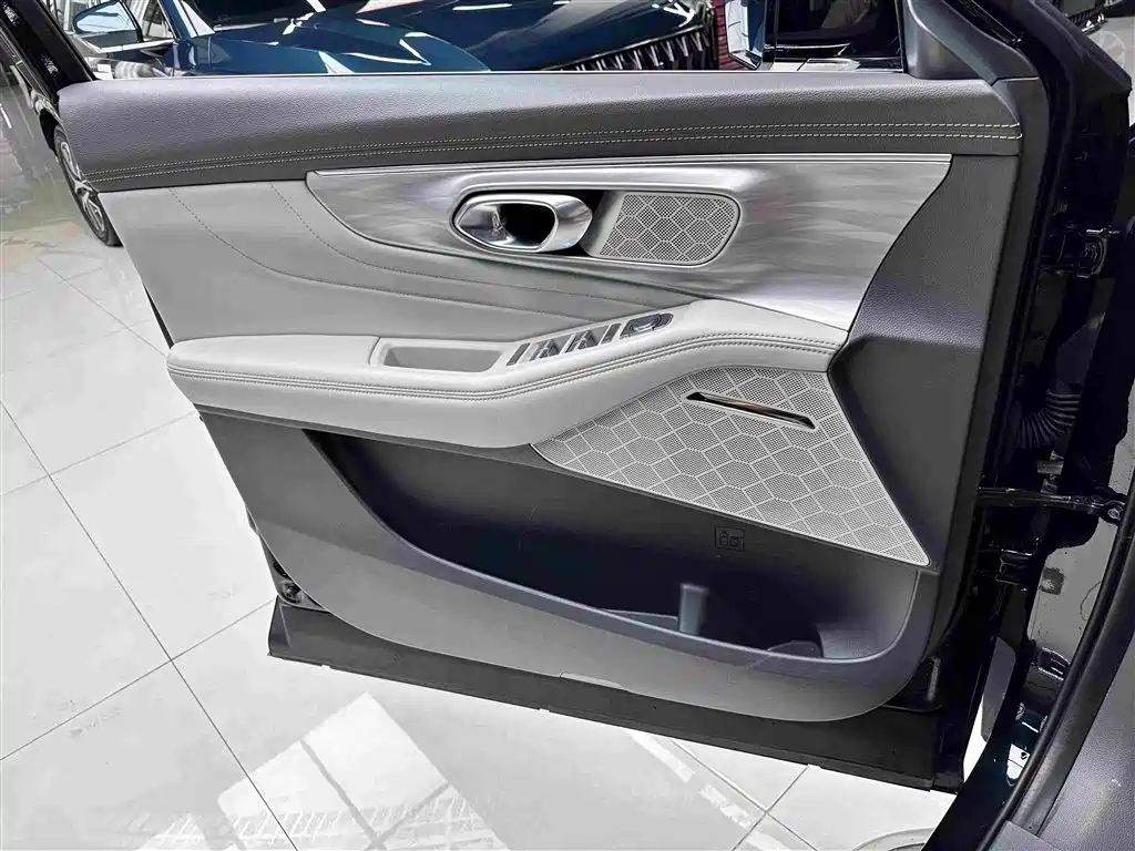 GAC Motor Trumpchi GS8 — фото 11