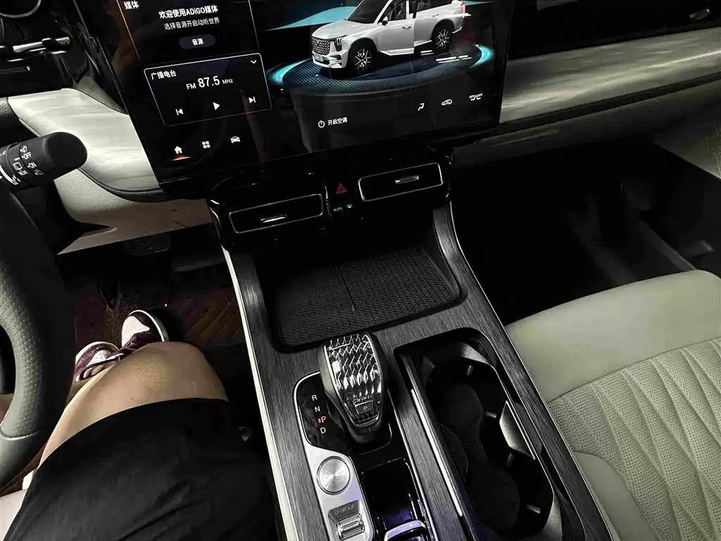 GAC Motor Trumpchi GS8 — фото 15