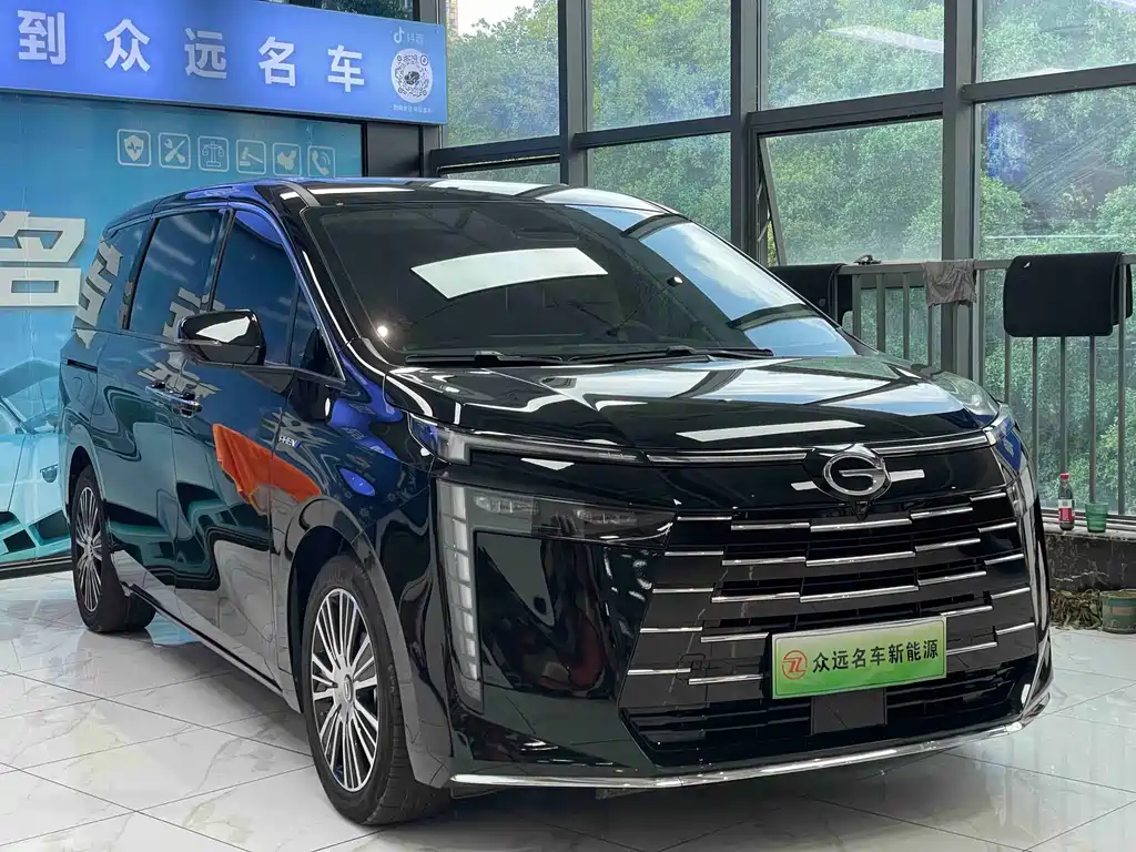 GAC Motor Trumpchi E8 PHEV — фото 3