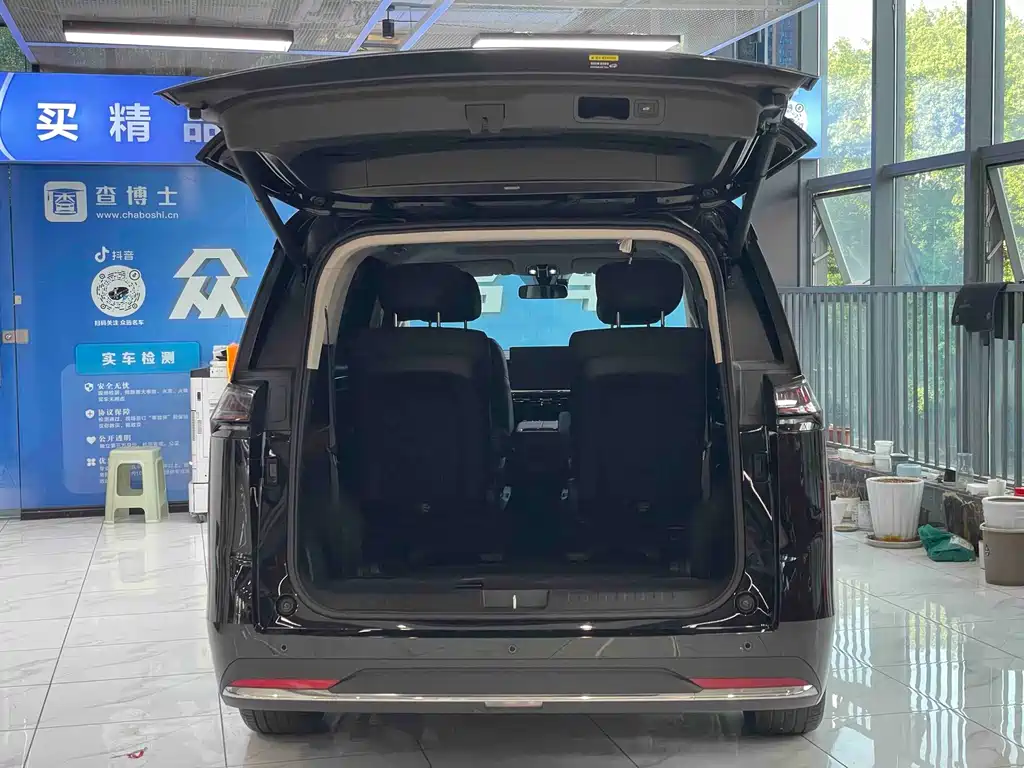 GAC Motor Trumpchi E8 PHEV — фото 4