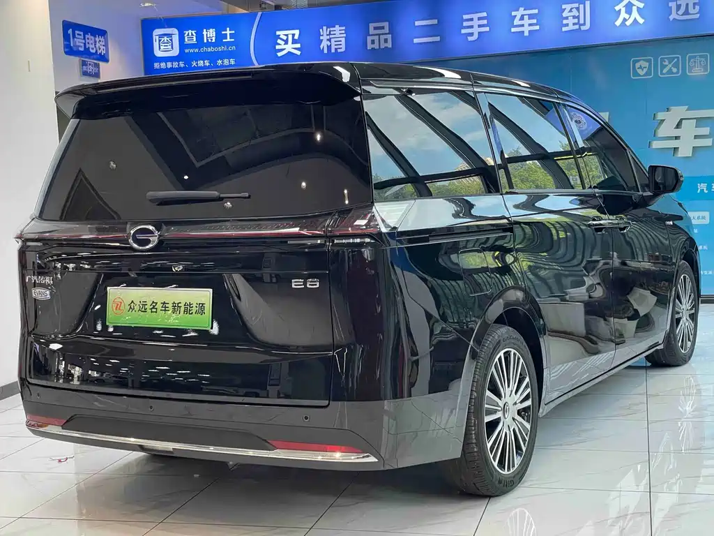 GAC Motor Trumpchi E8 PHEV — фото 6