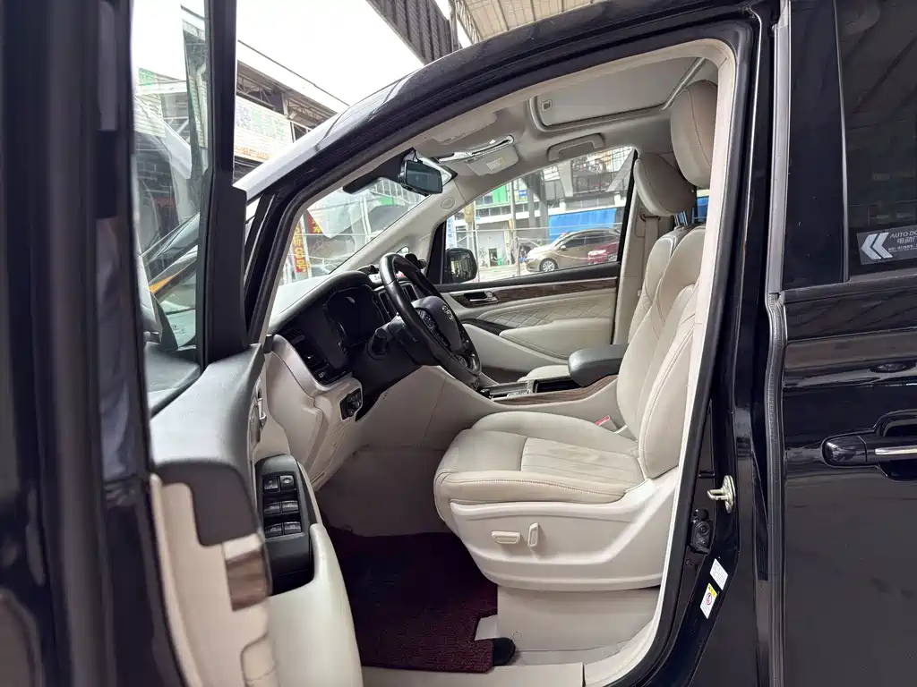 GAC Motor Trumpchi M8 — фото 6