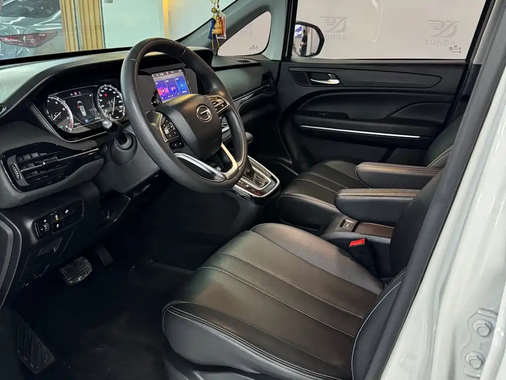 GAC Motor Trumpchi M6 — фото 4