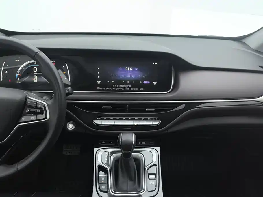 GAC Motor Trumpchi M6 — фото 13