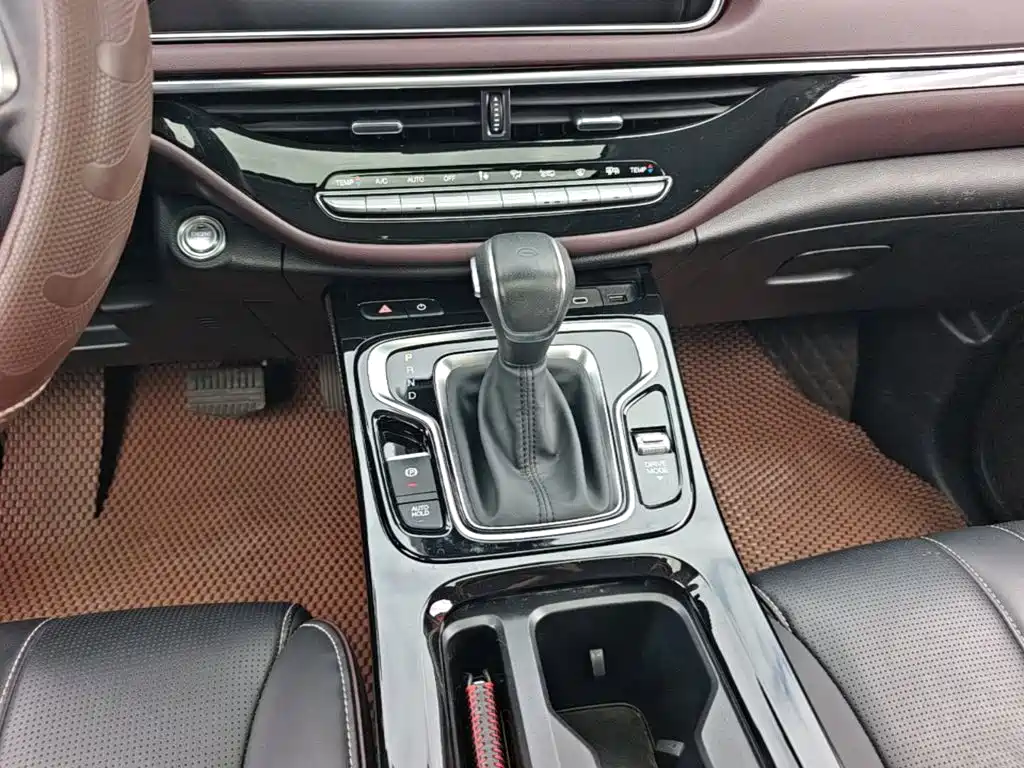 GAC Motor Trumpchi M6 — фото 14