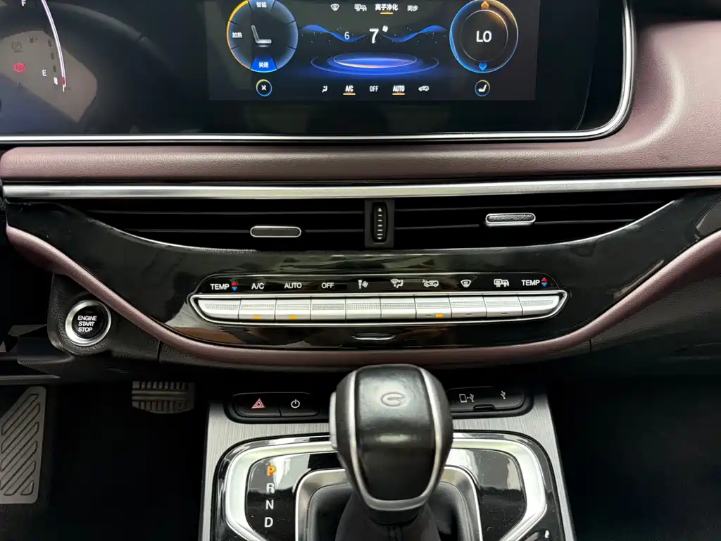 GAC Motor Trumpchi M6 — фото 14
