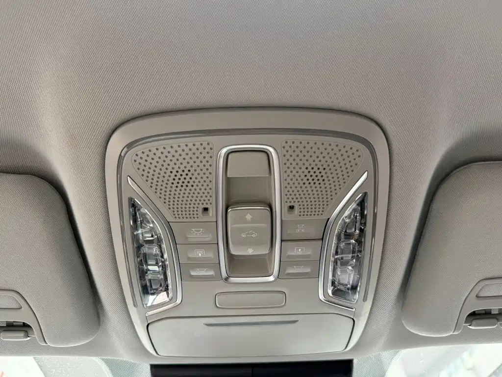 GAC Motor Trumpchi M6 — фото 19