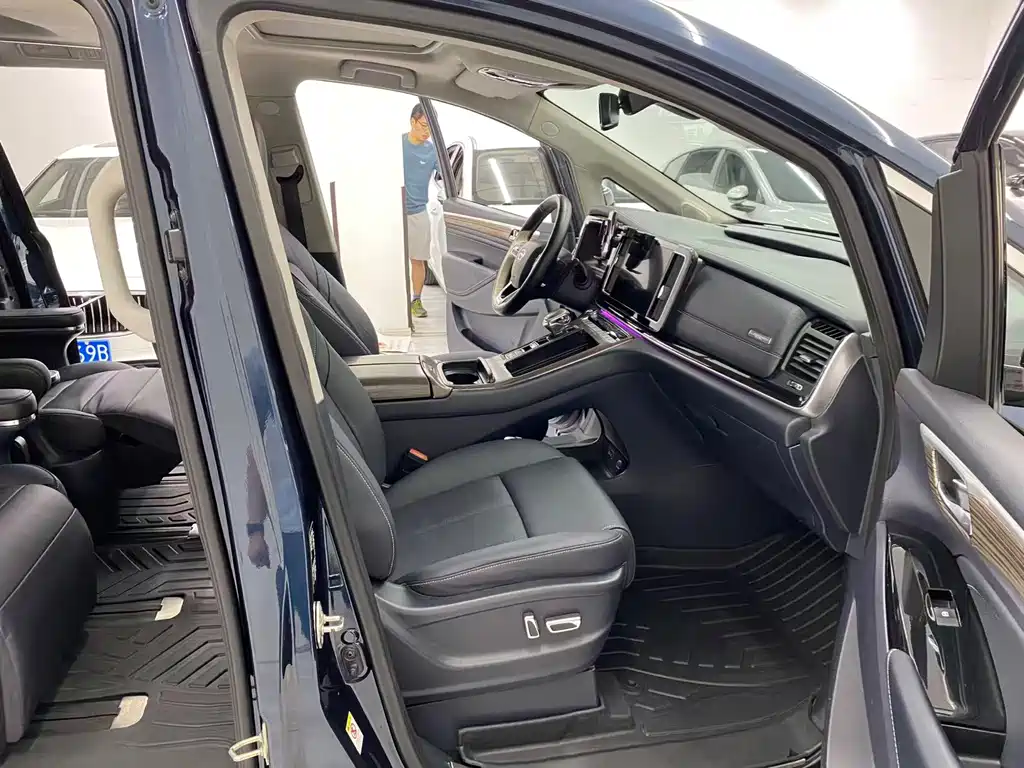 GAC Motor Trumpchi M8 — фото 11