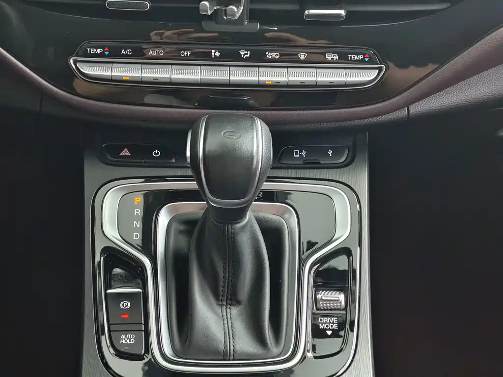 GAC Motor Trumpchi M6 — фото 13