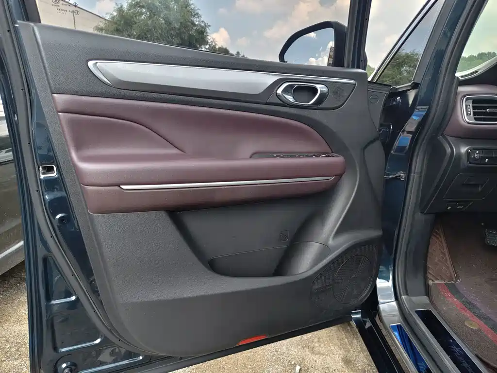 GAC Motor Trumpchi M6 — фото 30