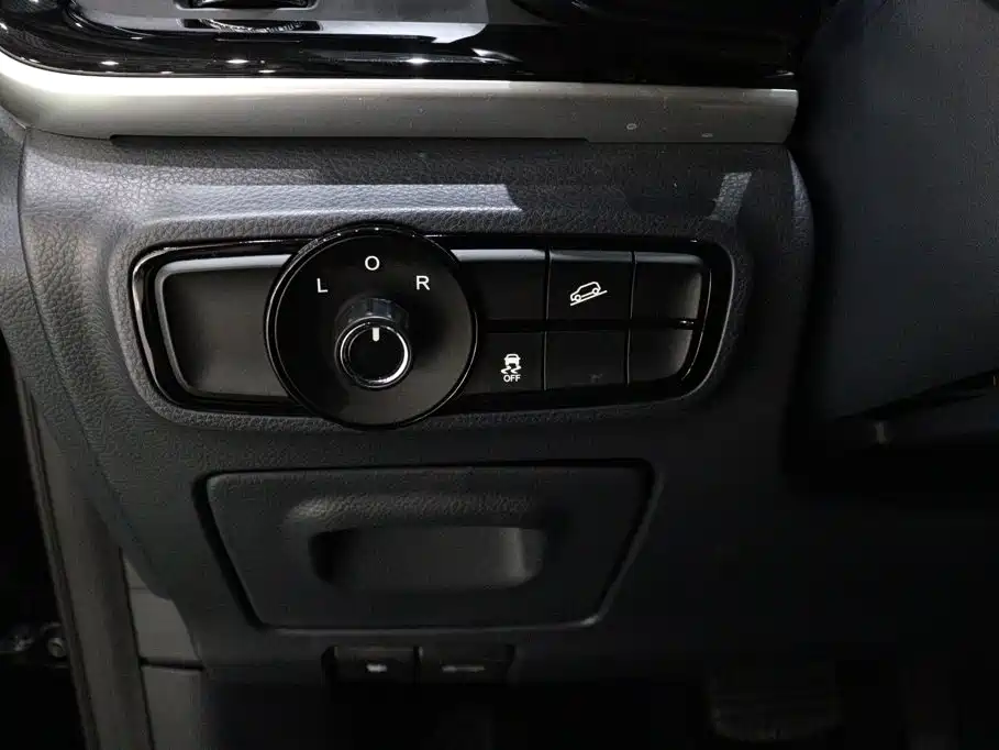 GAC Motor Trumpchi M8 — фото 19