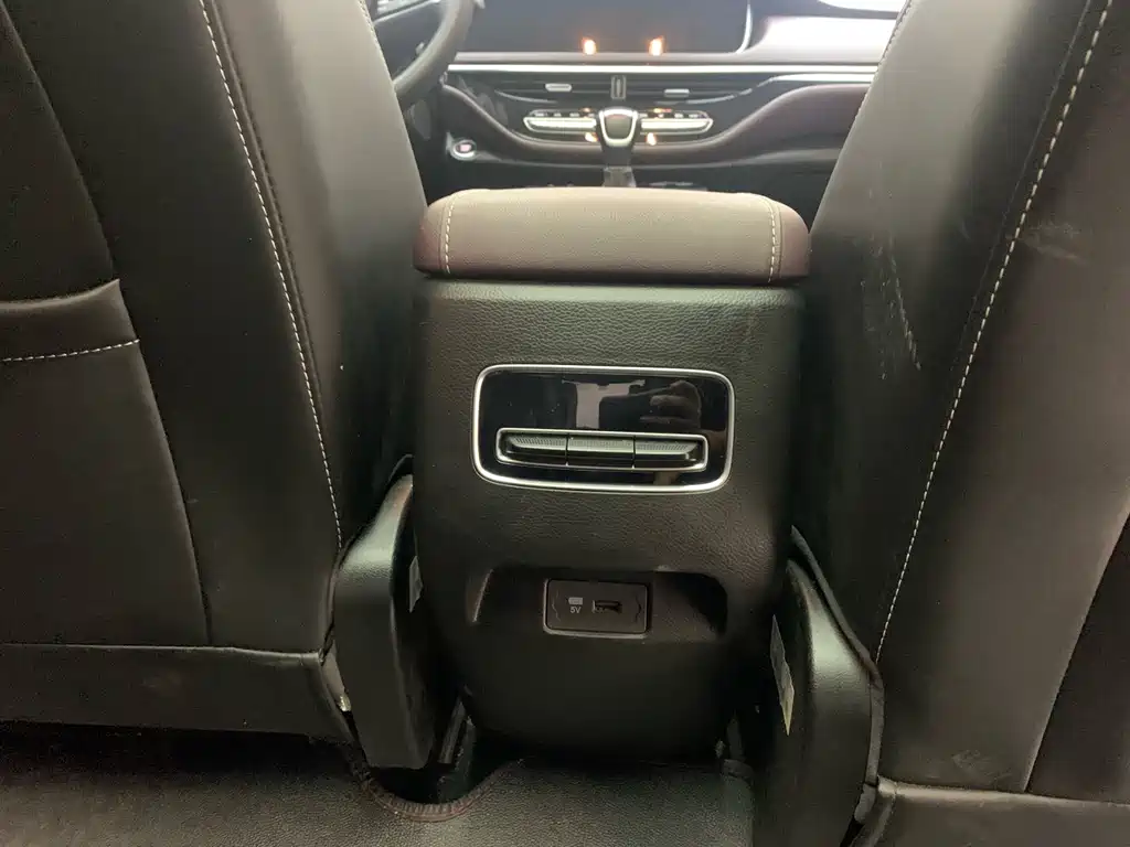GAC Motor Trumpchi M6 — фото 17