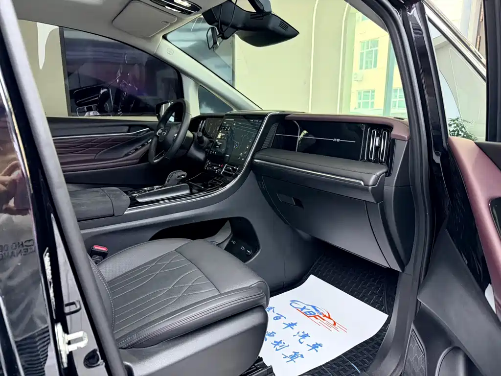 GAC Motor Trumpchi M8 — фото 6