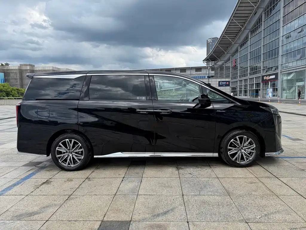 GAC Motor Trumpchi M8 — фото 4