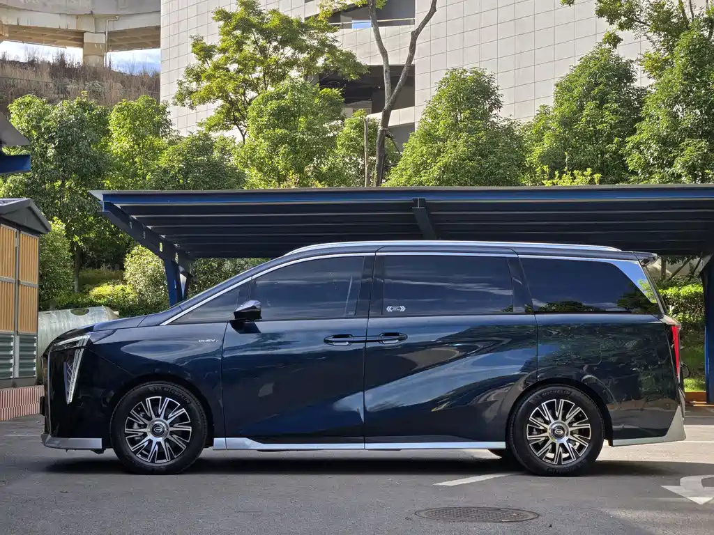 GAC Motor Trumpchi E9 — фото 2