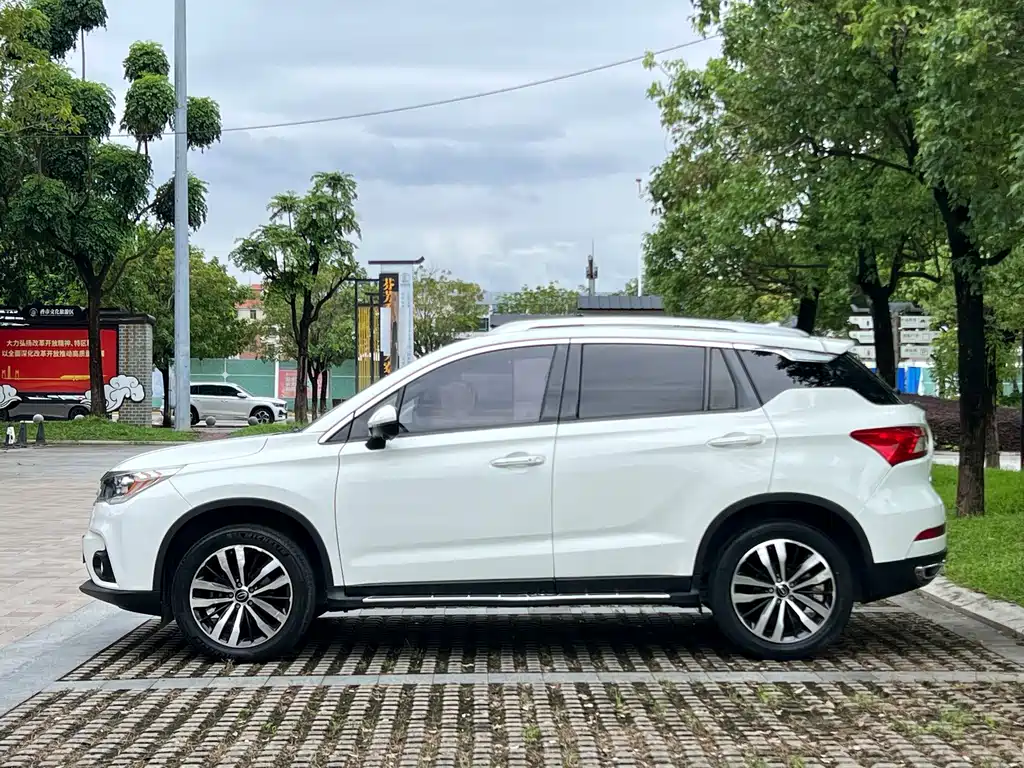 GAC Motor Trumpchi GS4 — фото 8