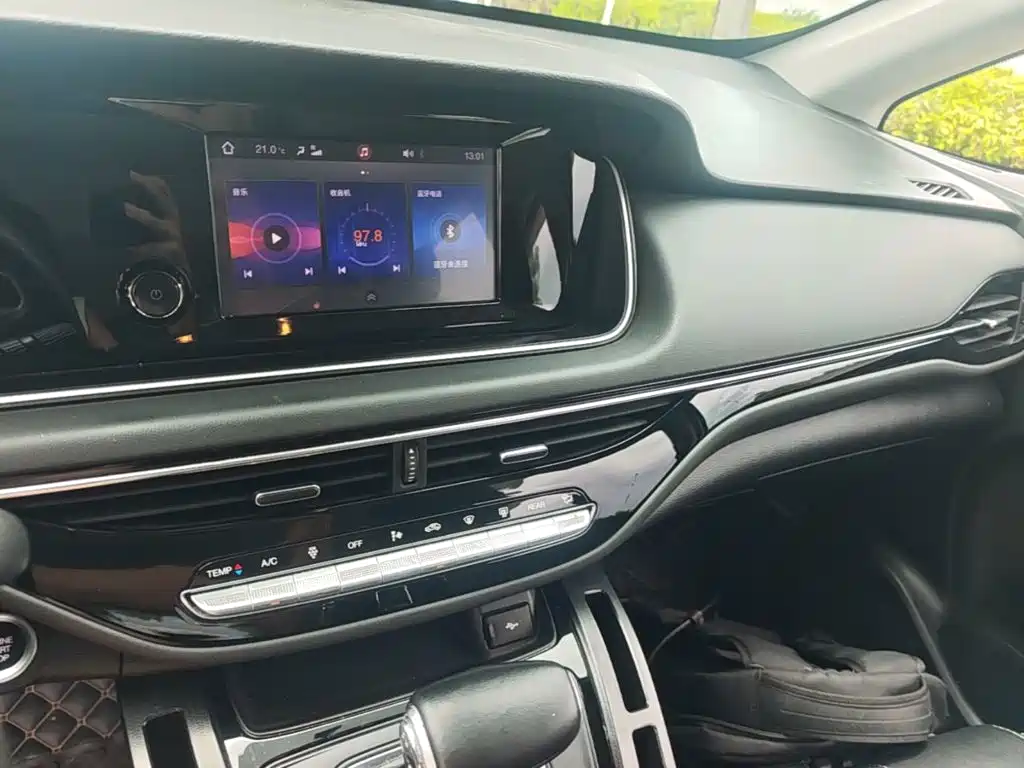 GAC Motor Trumpchi M6 — фото 13