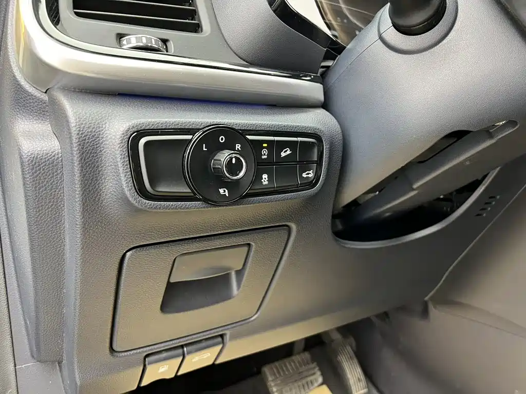 GAC Motor Trumpchi M8 — фото 17