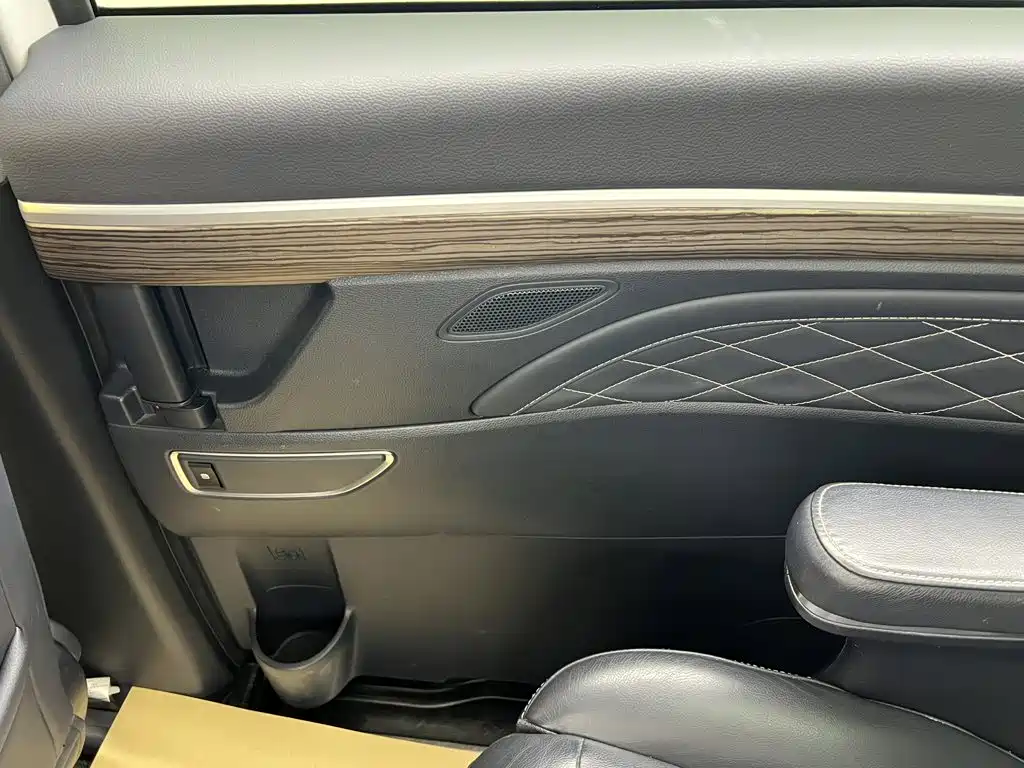 GAC Motor Trumpchi M8 — фото 20