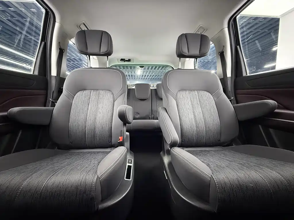 GAC Motor Trumpchi M6 — фото 16