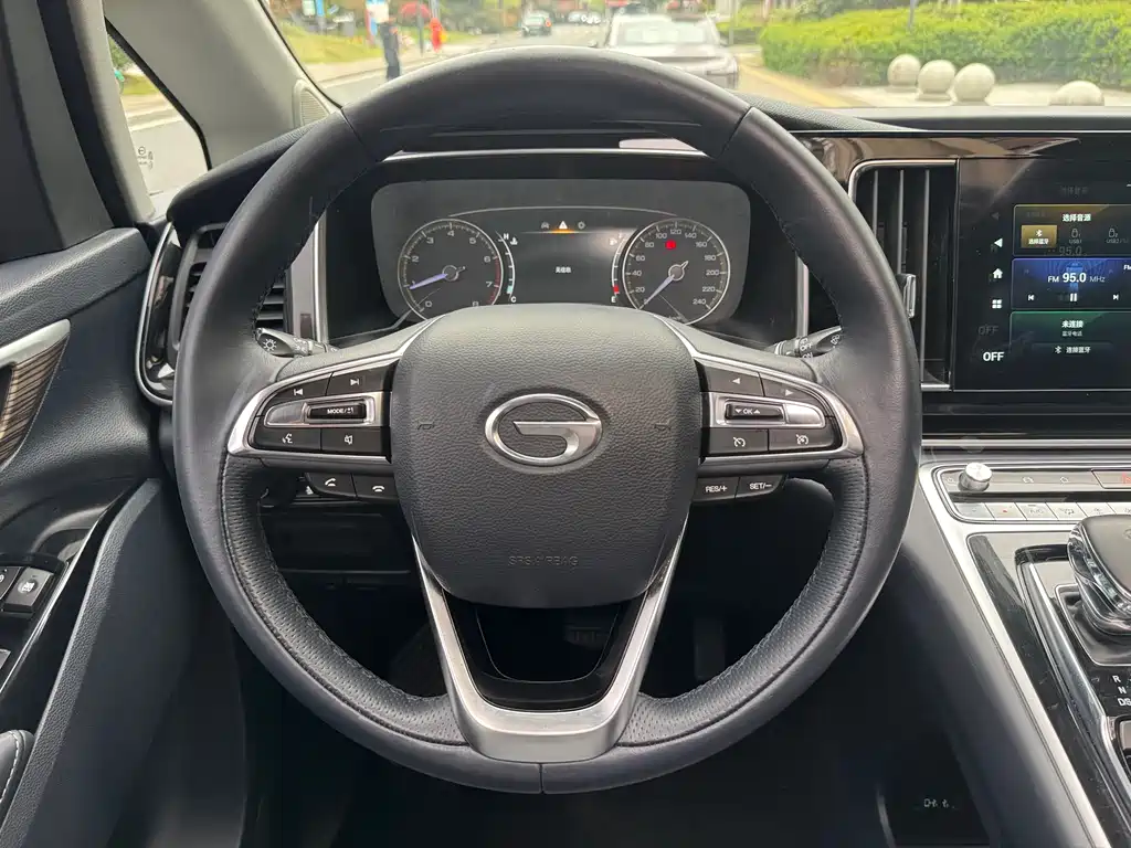 GAC Motor Trumpchi M8 — фото 10