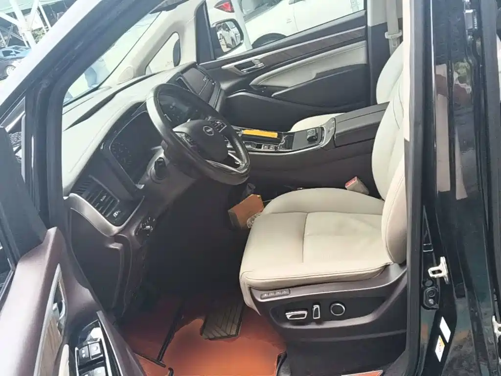 GAC Motor Trumpchi M8 — фото 15