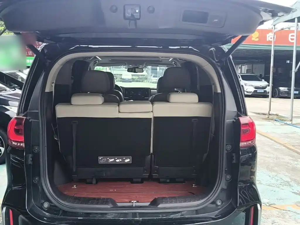 GAC Motor Trumpchi M8 — фото 19