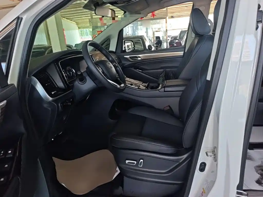 GAC Motor Trumpchi M8 — фото 15