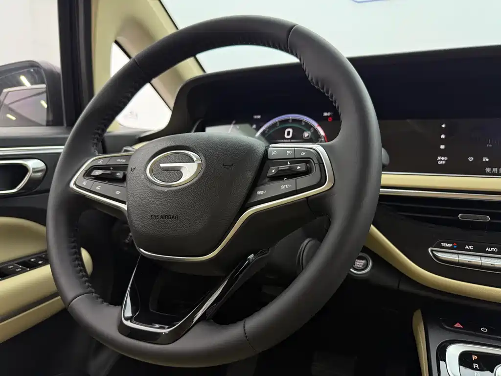 GAC Motor Trumpchi M6 — фото 14