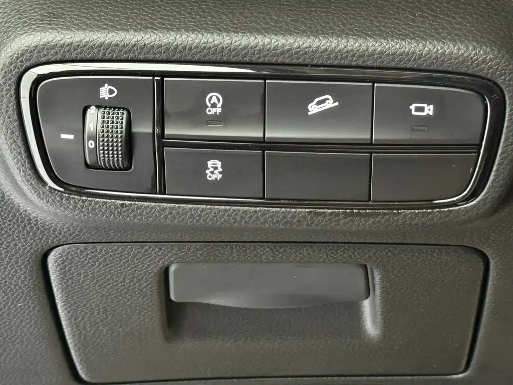 GAC Motor Trumpchi M6 — фото 19