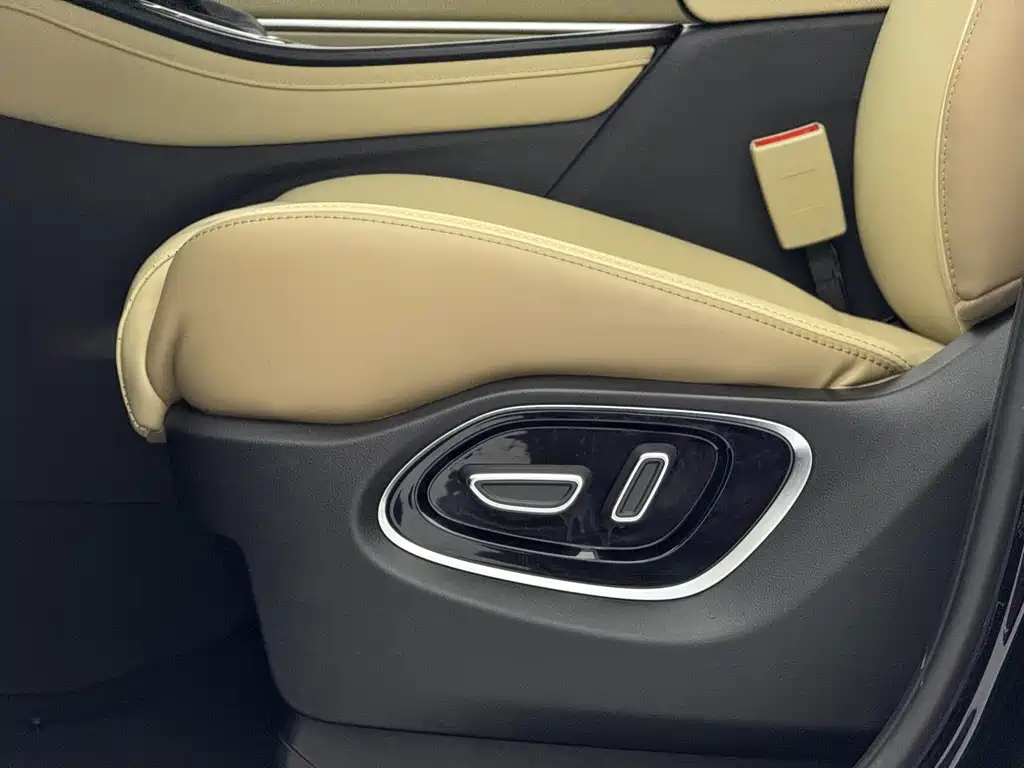 GAC Motor Trumpchi M6 — фото 20