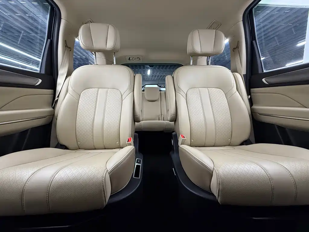 GAC Motor Trumpchi M6 — фото 22