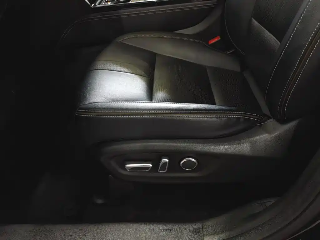 GAC Motor Trumpchi GS8 — фото 20