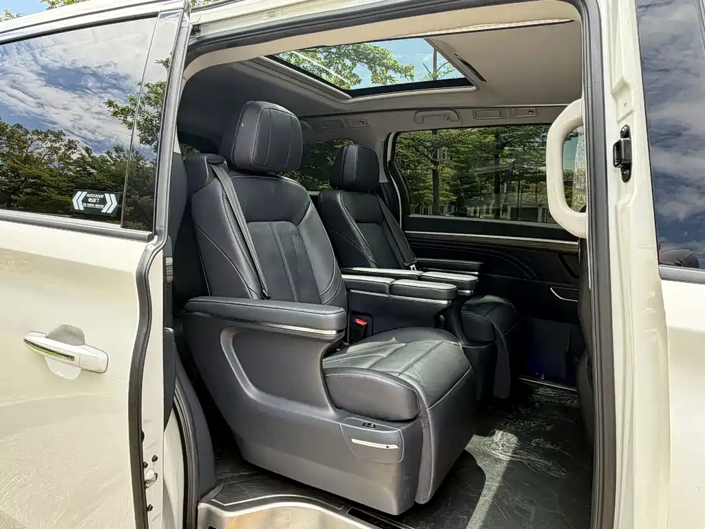 GAC Motor Trumpchi M8 — фото 18